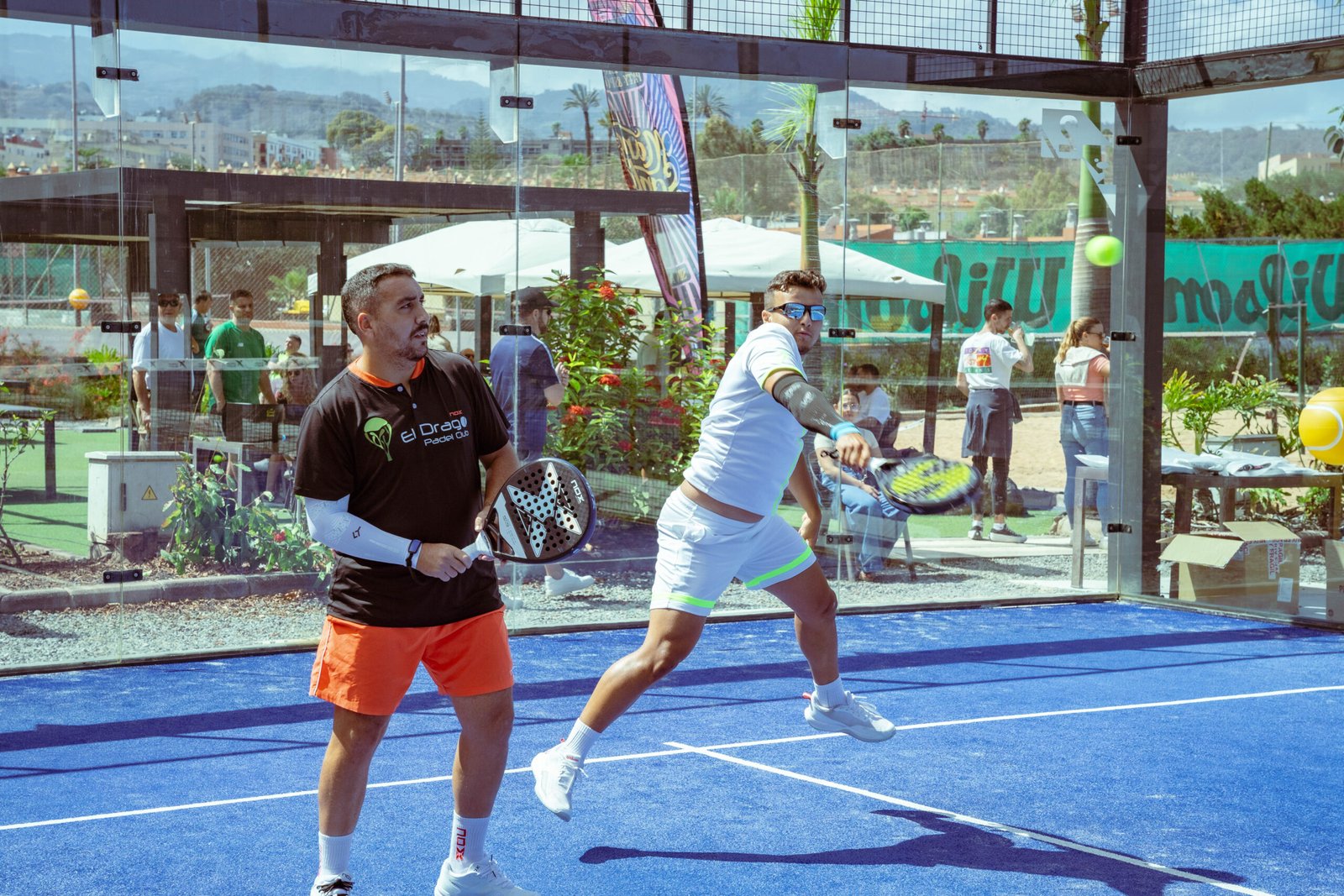 Partido de pádel durante un evento de InPlay